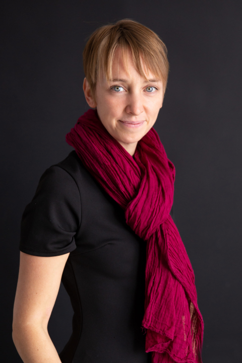 Photo portrait Linkedin corporate portrait profession essonne 91- Montlhéry - Emeline C photographie - 91